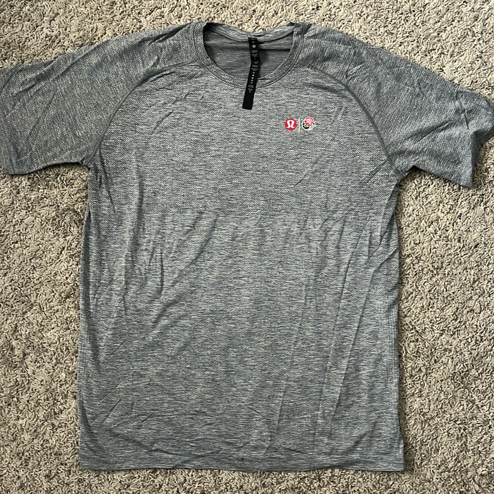 Lululemon X Rose Bowl collab T- Shirt